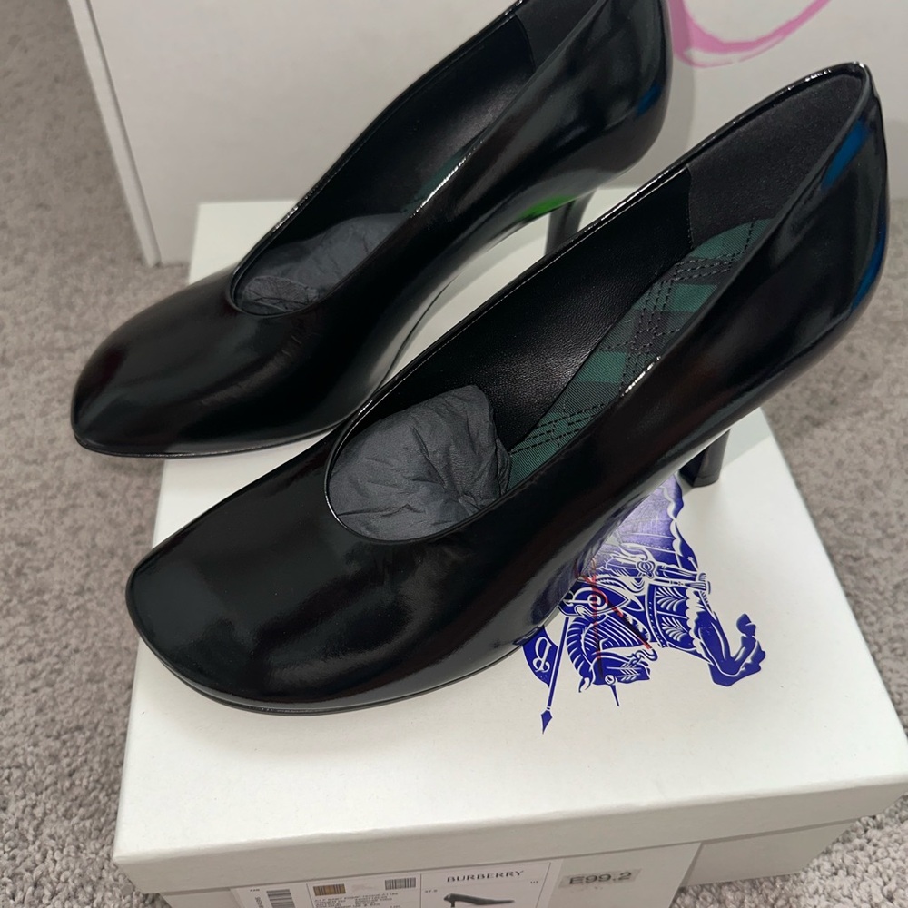 Burberry Glossy Black Heels